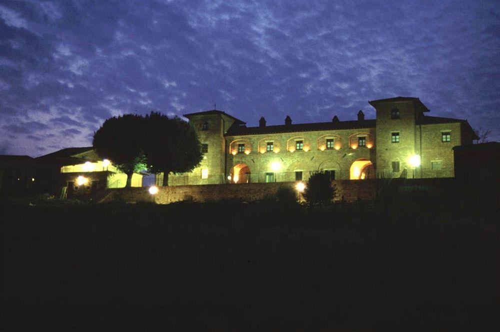 Agriturismo Terra Rossa Valiano Luaran gambar