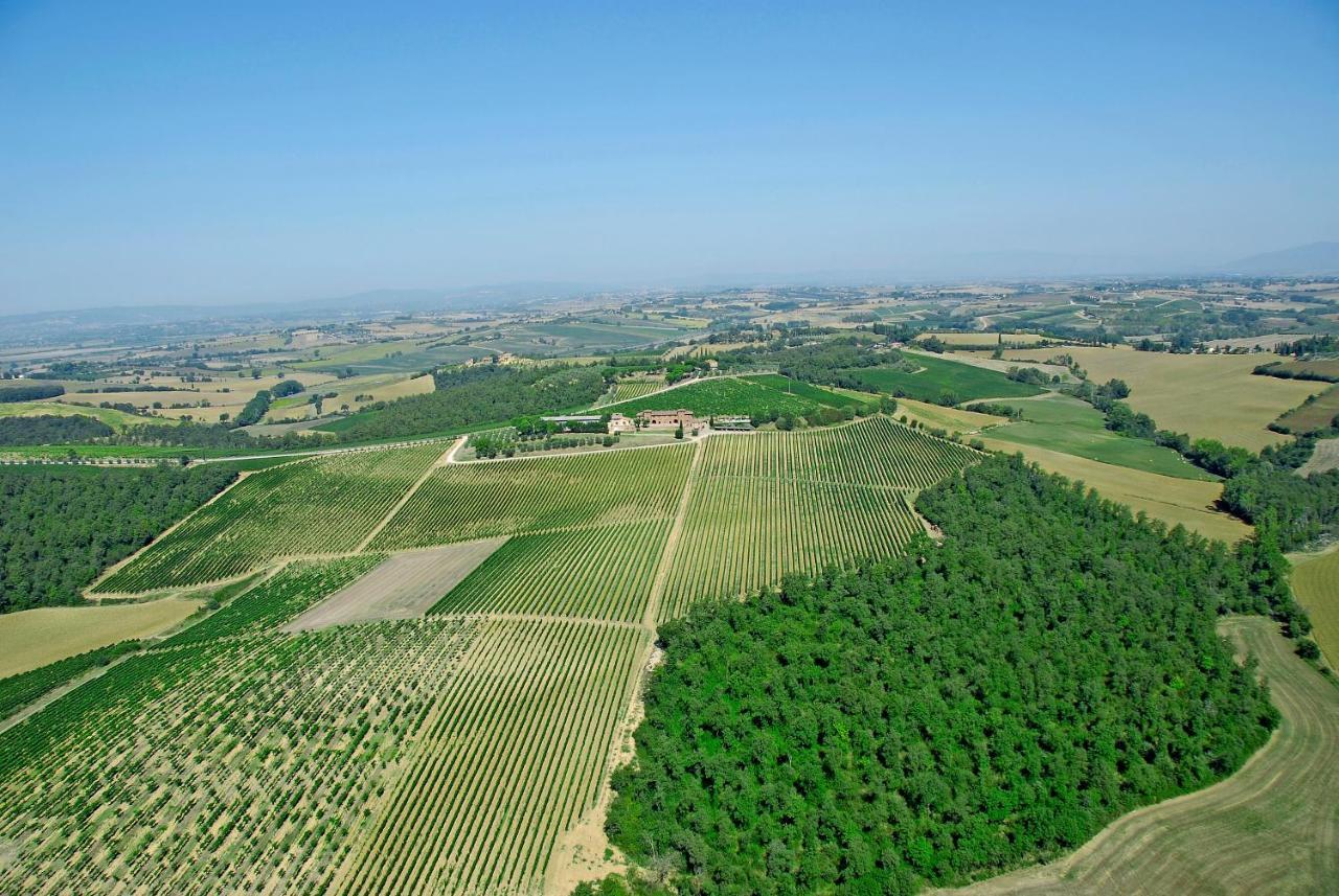 Agriturismo Terra Rossa Valiano Luaran gambar