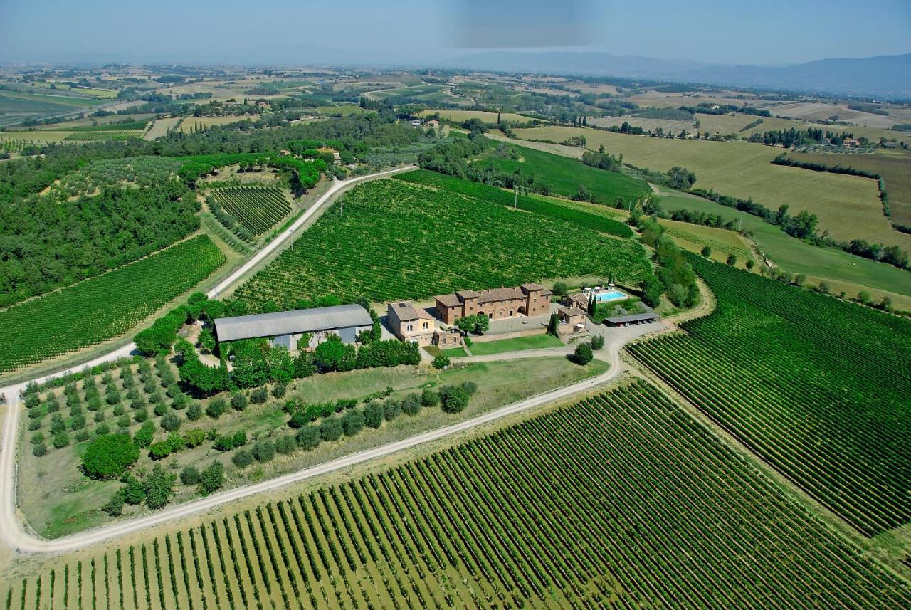 Agriturismo Terra Rossa Valiano Luaran gambar